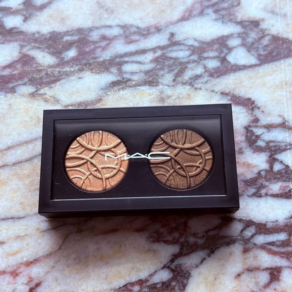 MAC Extra Dimension Eye Shadow Duo - This Rounds On Me +Feelin' Toasty